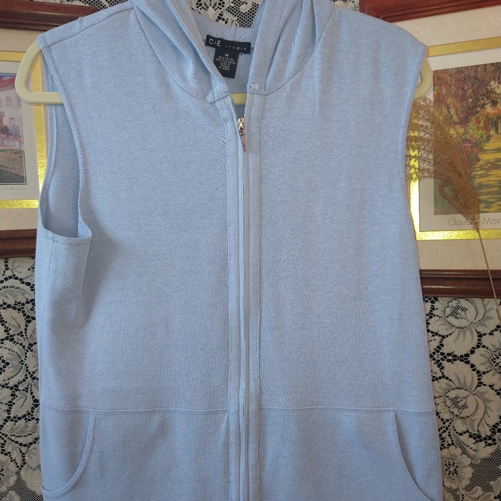 C&E Studio light blue sleeveless hooded zipper sweatshirt - Picture 3 of 5